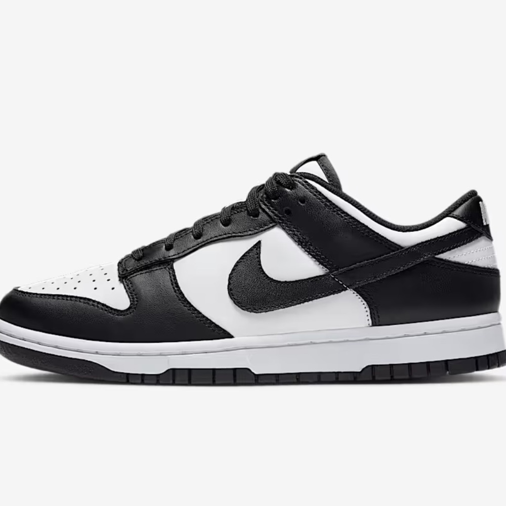 Nike Dunks Low “Panda” Sneakers